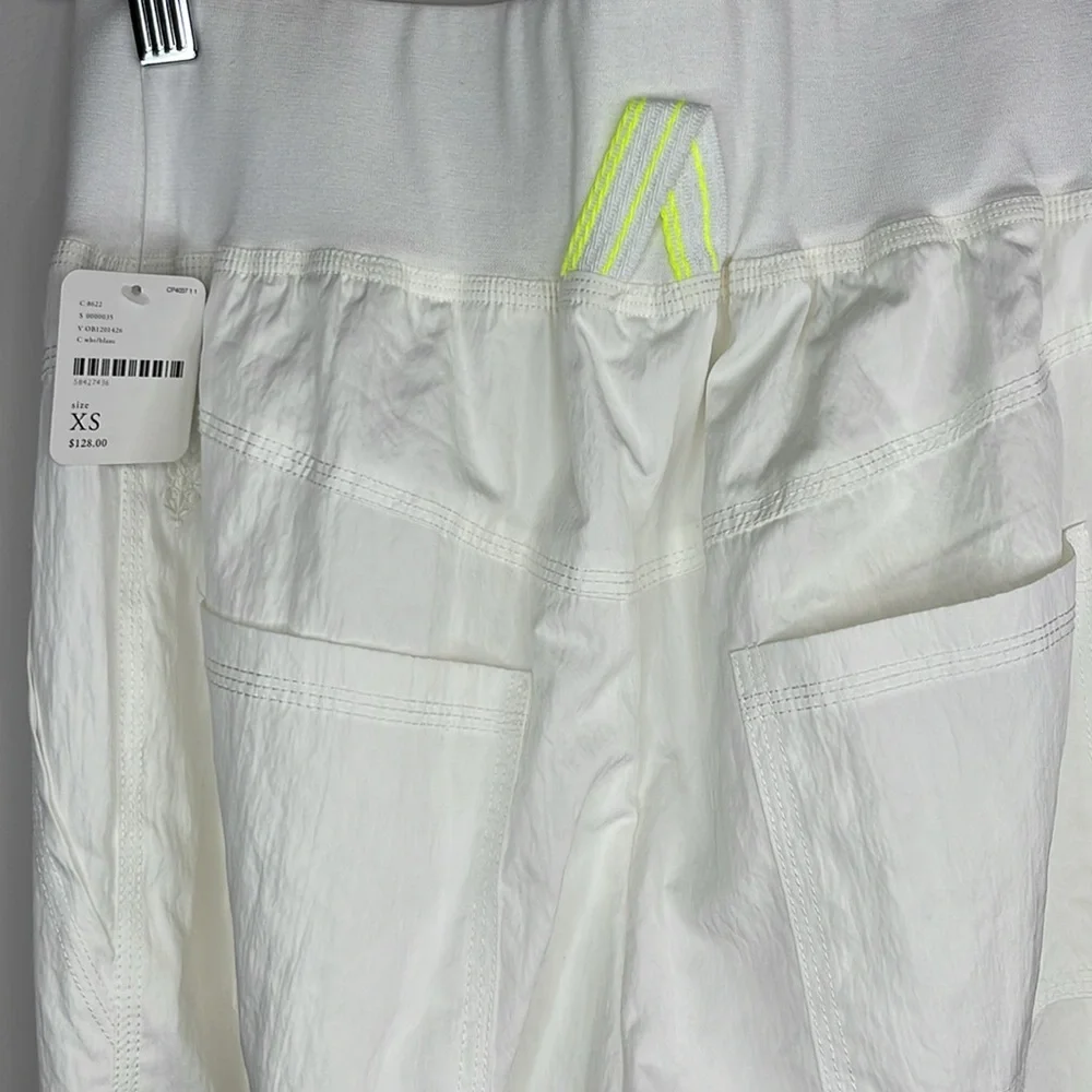 FP Movement NWT On the Road Pants White Size XS - Picture 9 of 9